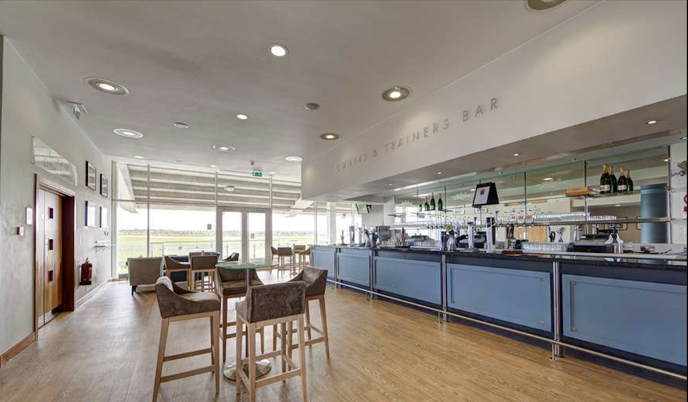Exhibition Hall 4 Bar