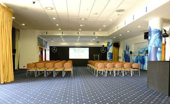 newmarket-exhibition-hall-2_2.jpg