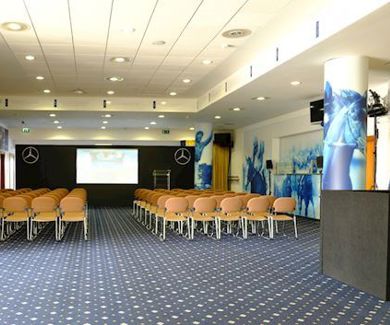 newmarket-exhibition-hall-2_2.jpg
