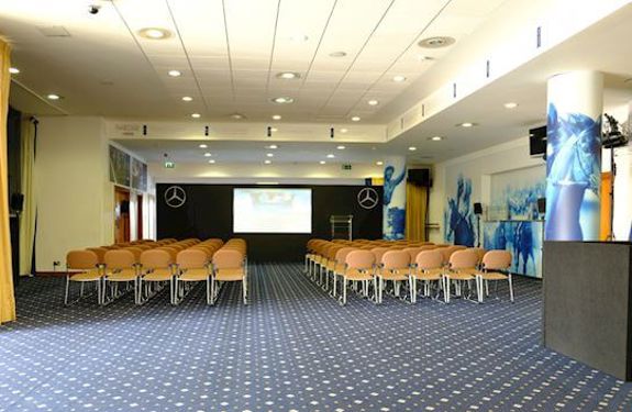 newmarket-exhibition-hall-2_2.jpg